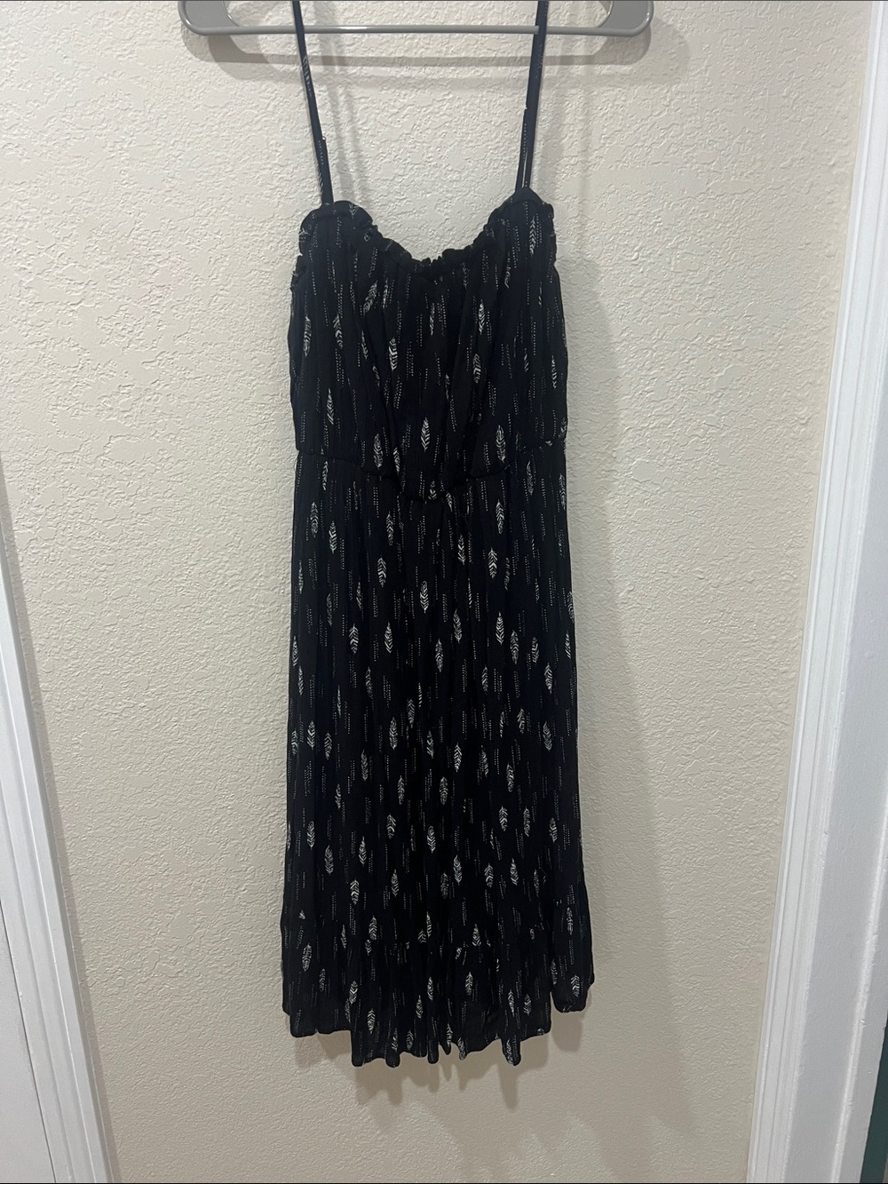 Black Spaghetti-Strap Midi Dress with Leaf Print